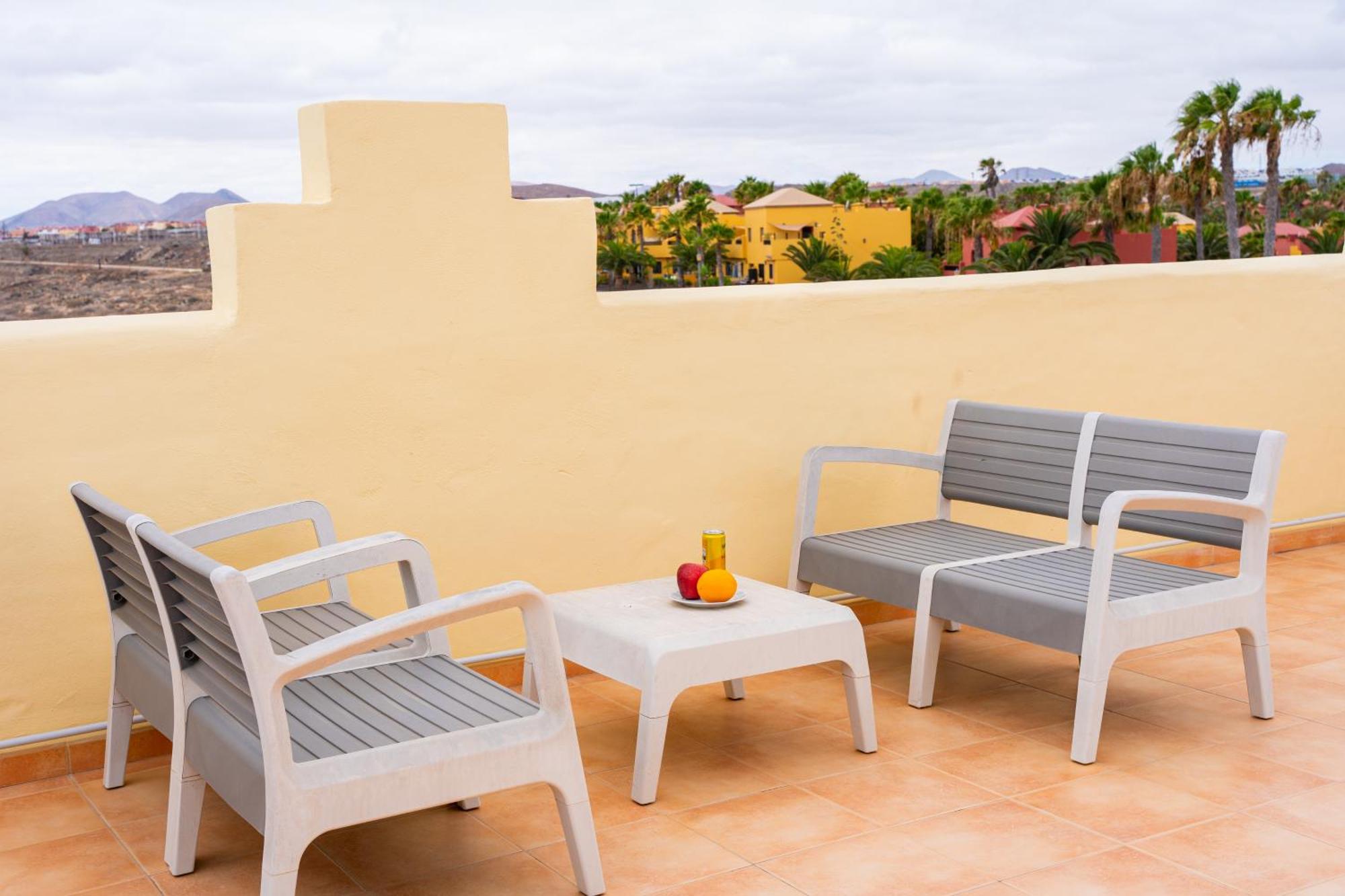 Villas Y Apartamentos El Sultan Corralejo Exterior photo
